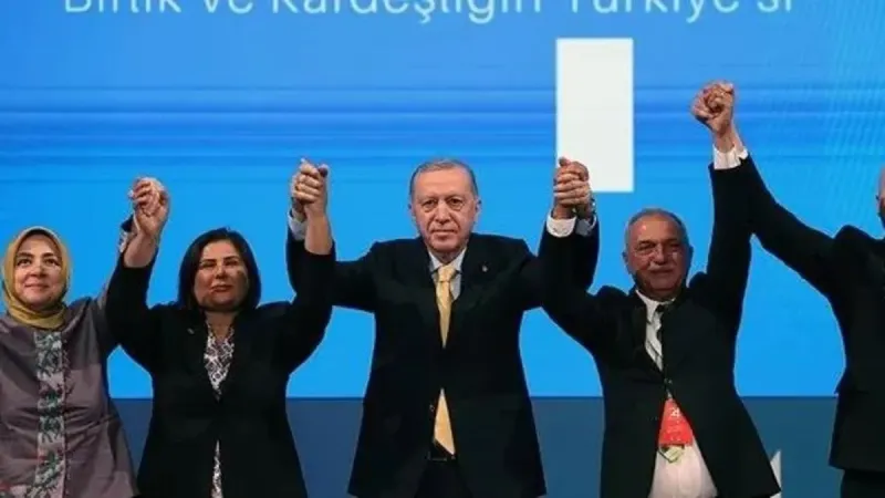 Çerçioğlu'ndan Özgür Özel'e Şok Sözler: Gerçekleri Gizliyor!