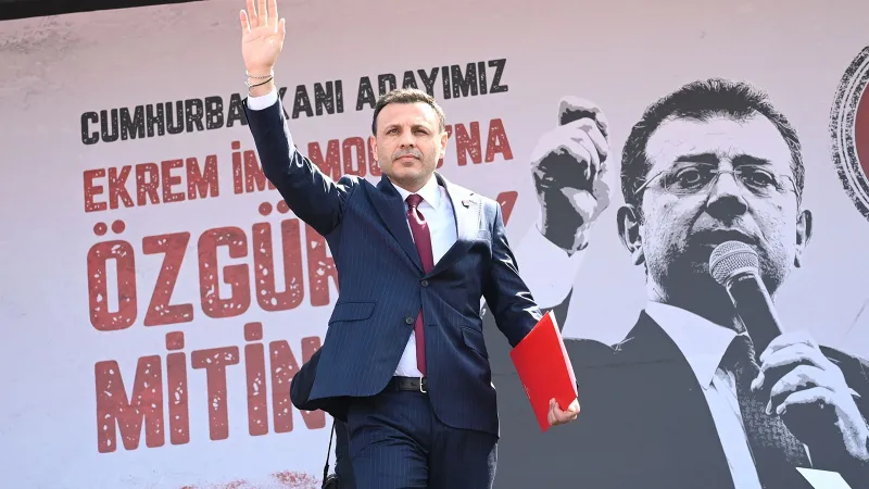 CHP'li Belediyelere Operasyon Şoku! Özgür Çelik'ten Sert Tepki