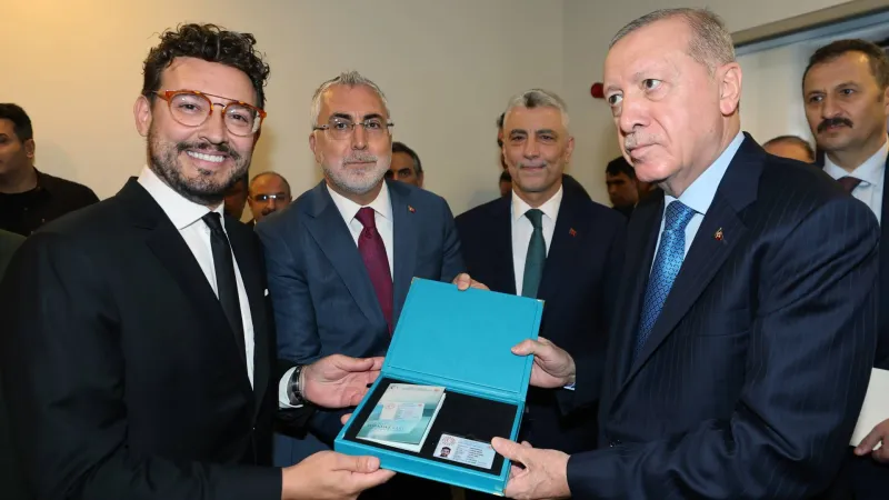Erdoğan'dan Ünlü Şef Danilo Zanna'ya Sürpriz Turkuaz Kart!