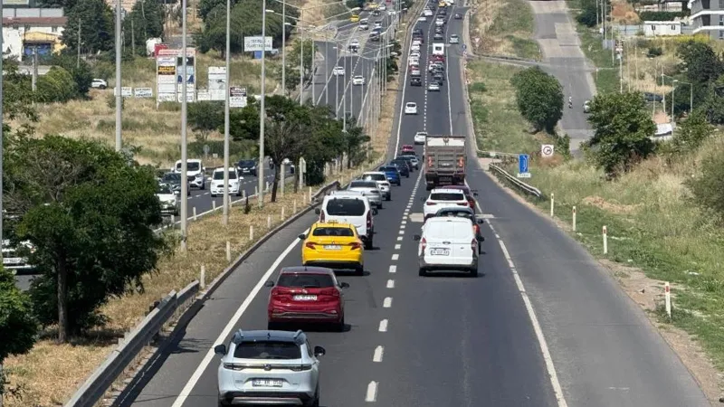 Bayram Bitti, Çile Başladı! İstanbul Yolunda Trafik Yoğunluğu