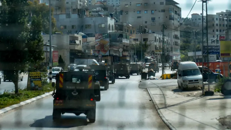 İsrail'den Nablus'a Baskın! Filistinliler Gözaltında mı?