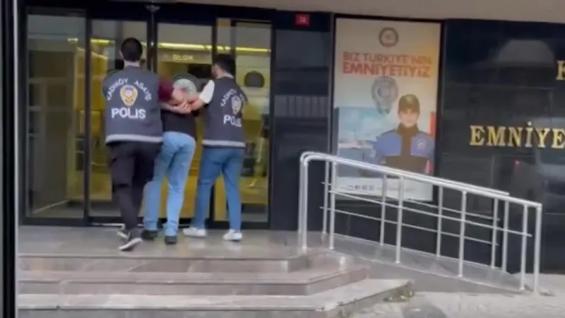 Kadıköy'de Şok! Kaza Sonrası Dehşet Saçan Saldırgan Yakalandı