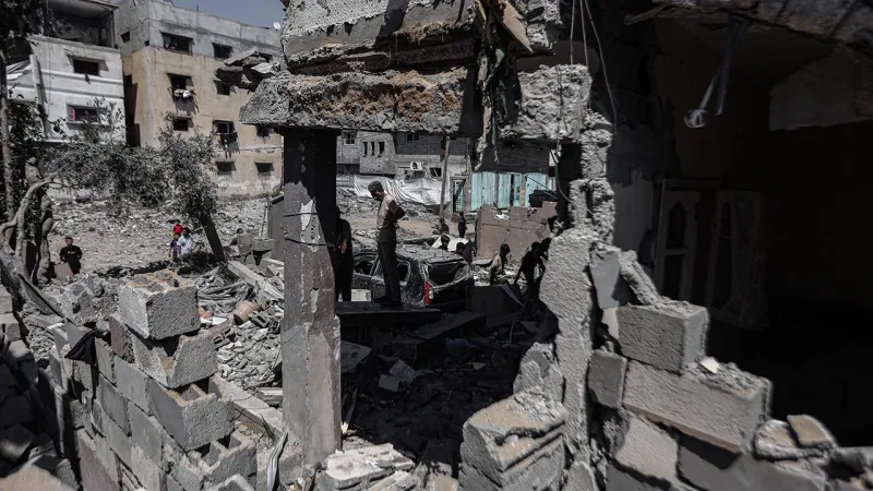 Katil İsrail'in sabahtan bu yana düzenlediği saldırılarda 39 Filistinli hayatını kaybetti