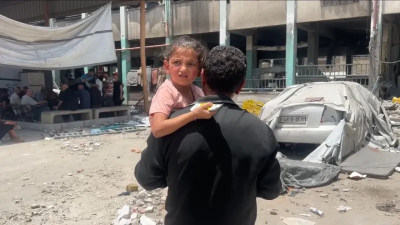 Katil İsrailin saldırısından kurtulan 5 yaşındaki Verd, yaşadığı dehşeti anlattı
