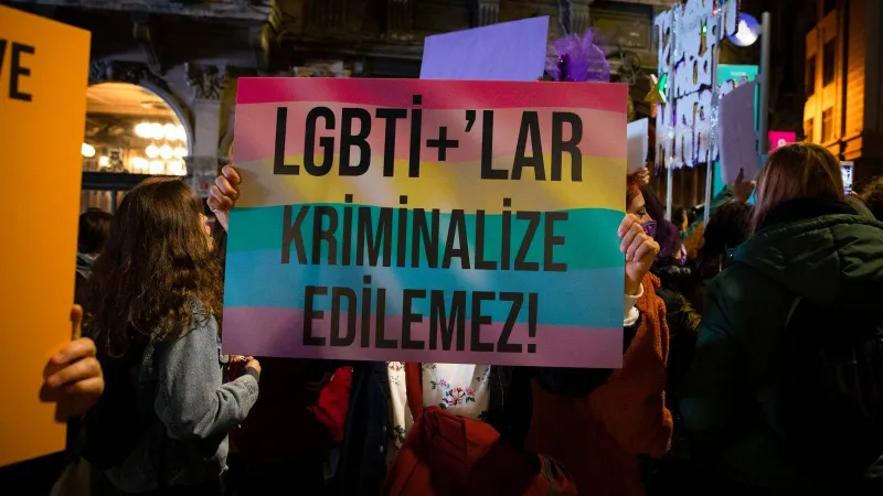 LGBTİ+'lara Sansür Mü Geliyor? 10. Yargı Paketi Alarm Veriyor!