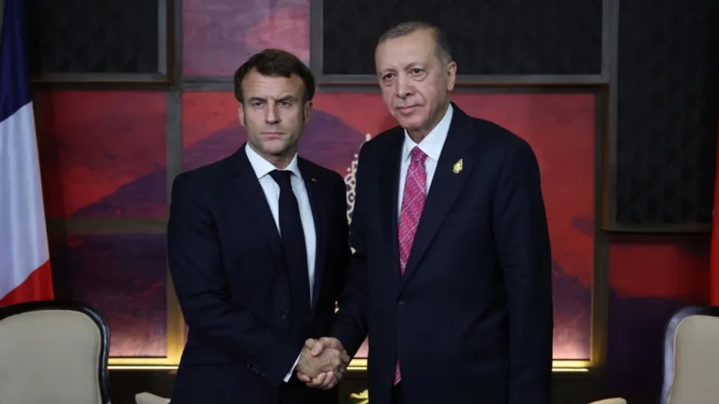Erdoğan'dan Macron'a Kritik Mesaj: Barış İçin Devredeyiz!