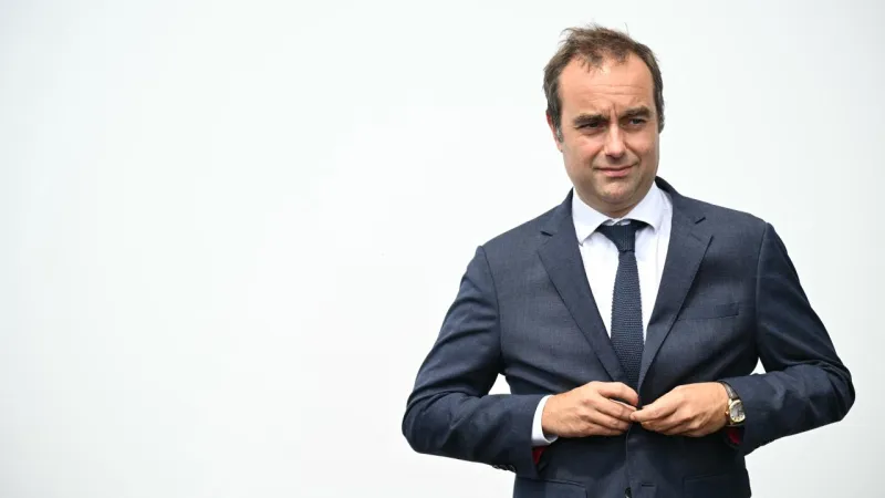 Macron'dan Şok Hamle! İstifa Eden Başbakanı Neden Atadı?