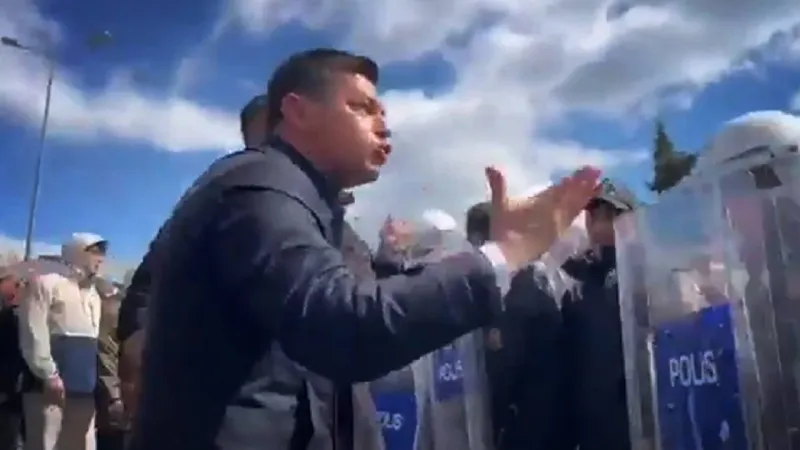 Acar Ünlü'ye Şok Dava! İmamoğlu Protestosunda Neler Oldu?