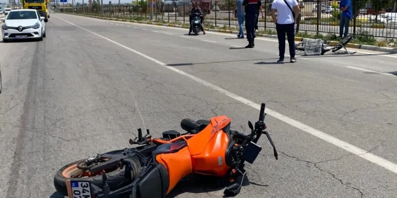 Aksaray'da Feci Kaza! Motosiklet Bisiklete Çarptı: Son Durum Ne?