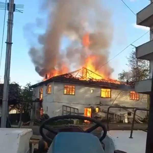 Zonguldak'ta Korkunç Yangın! 2 Katlı Ev Alevlere Teslim Oldu