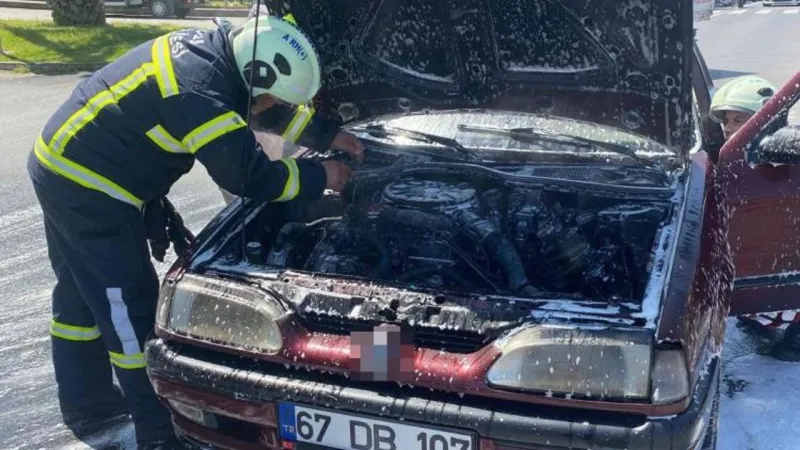 Zonguldak'ta Alev Alev Yanan Araç! Neler Yaşandı?