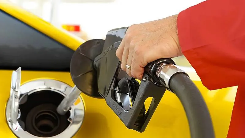 Benzine Büyük Müjde! Benzin Fiyatları Düşüyor Mu? İşte Detaylar