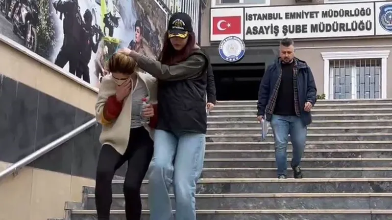 Kapalıçarşı'da Altın Şoku! 480 Bin Liralık Hırsızlık Kamerada!