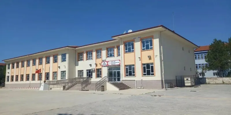 Okulda Zehirlenme Şoku! 19 Öğrenci Hastanede! Son Dakika