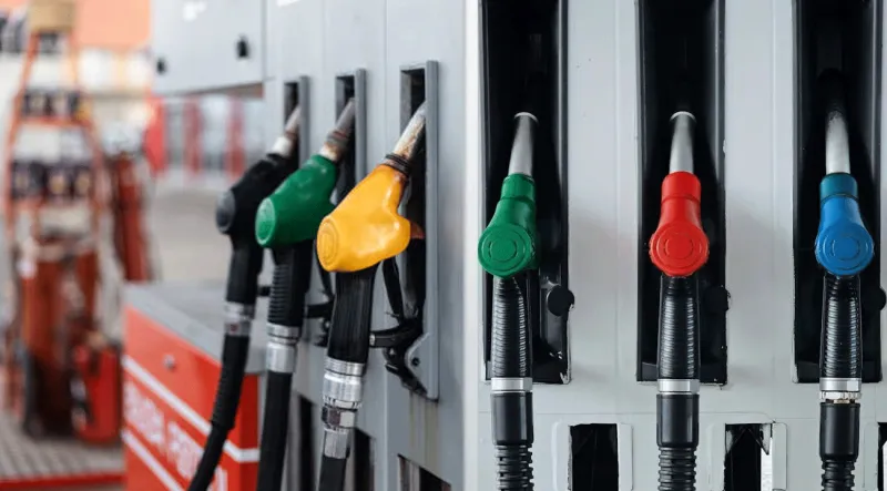 Pompa fiyatları değişti: Araç sahiplerine bu kez iyi haber geldi