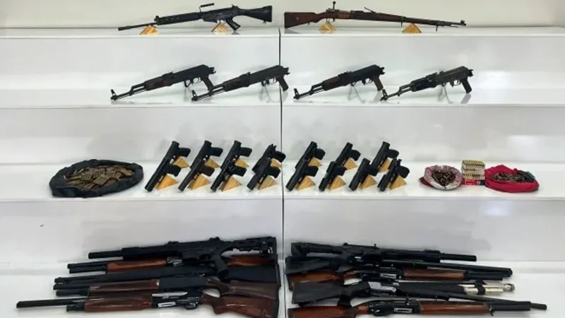 Şanlıurfa'da gizlenmiş 34 silah bulundu! 19 kişi gözaltında