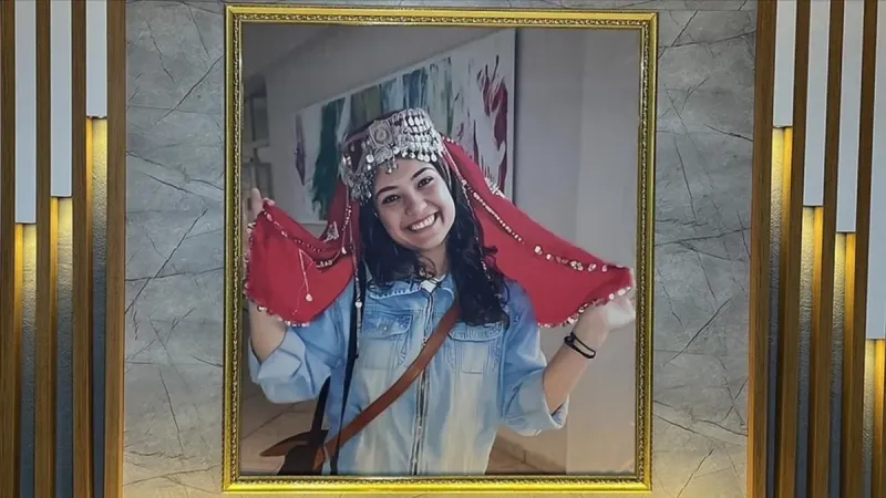 Şehit öğretmen Şenay Aybüke Yalçın'a vefa: THY yeni uçağına "Osmancık" ismini veriyor