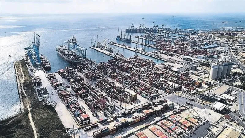 Türkiye cari dengede 5,4 milyar dolar fazla verdi