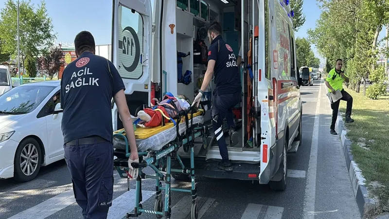 Kütahya'da Kardeşlere Feci Kaza! Yaya Geçidinde Otomobil Dehşeti