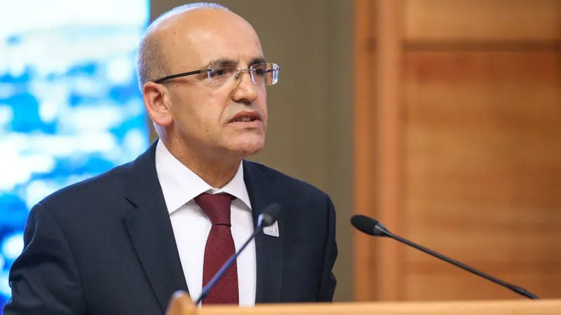 Yeni Şafak, Mehmet Şimşek'i hedef aldı; ekonomi politikasına dair eleştiriler sıralandı 